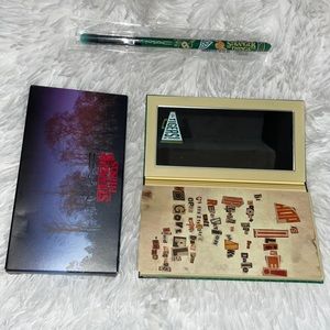 SOLD!!!! 🧇 MAC Stranger Things Make Up Palette with eyeshadow brush New in box